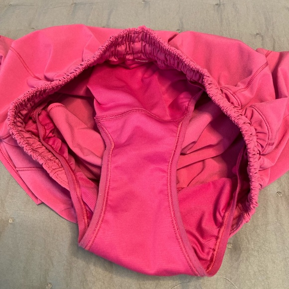 Lululemon Hotty Hot shorts - Picture 11 of 12